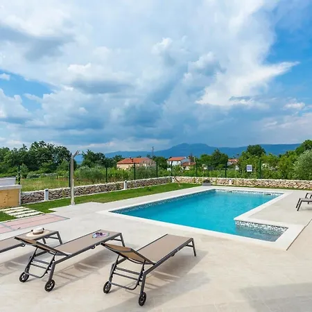 Mit Privatpool Fuer 8 Personen Ca 200 Qm In Sumber, Istrien Binnenland Von Istrien *