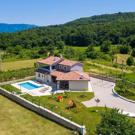 Holiday home Mit Privatpool Fuer 8 Personen Ca 200 Qm In Sumber, Istrien Binnenland Von Istrien *